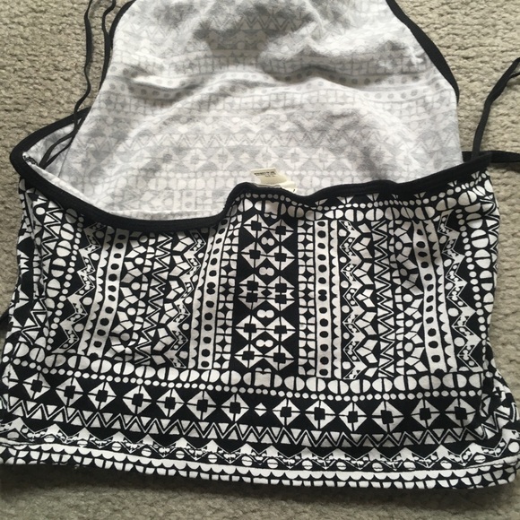 Never worn Garage Summer Halter Top - Picture 2 of 2